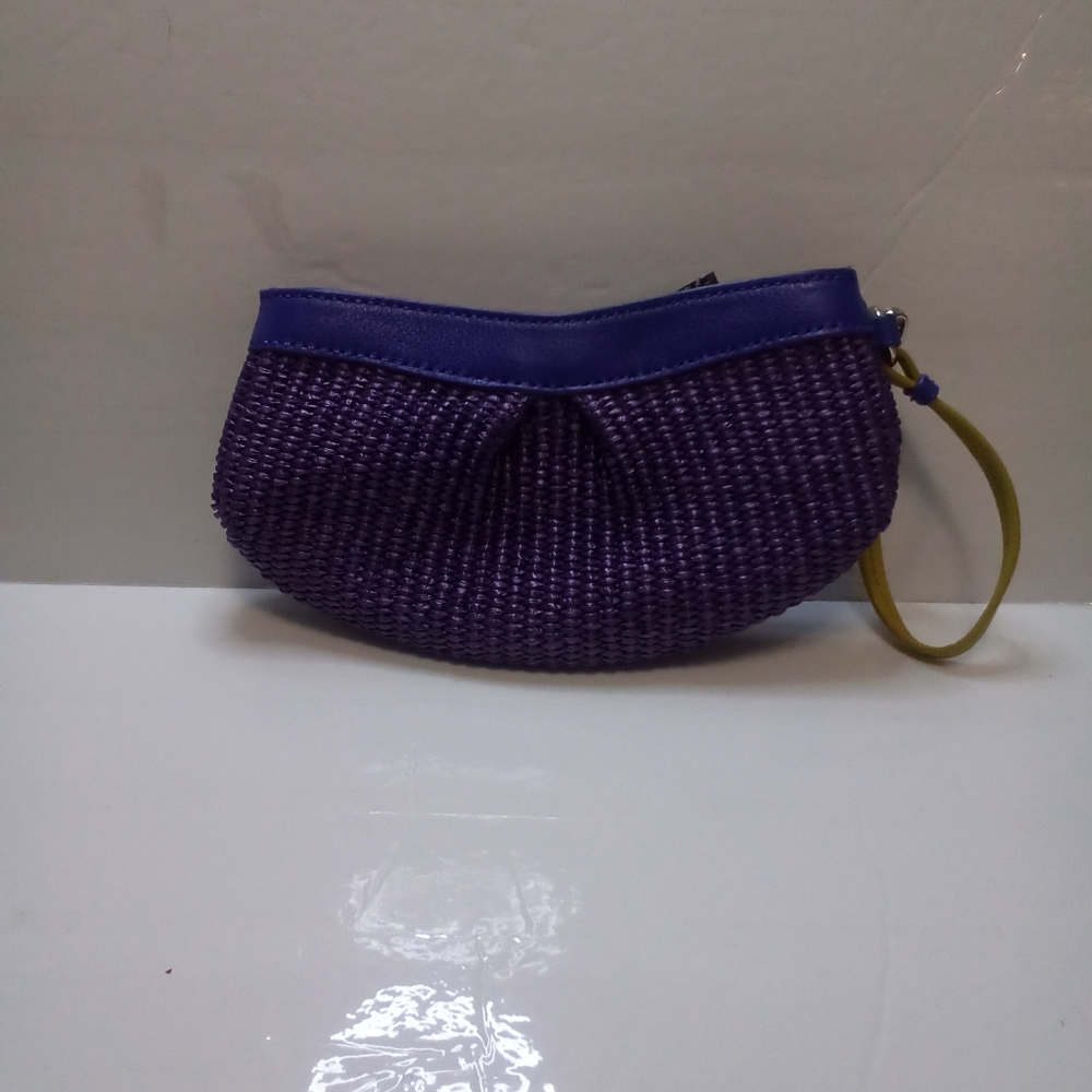 Xx wristlet
